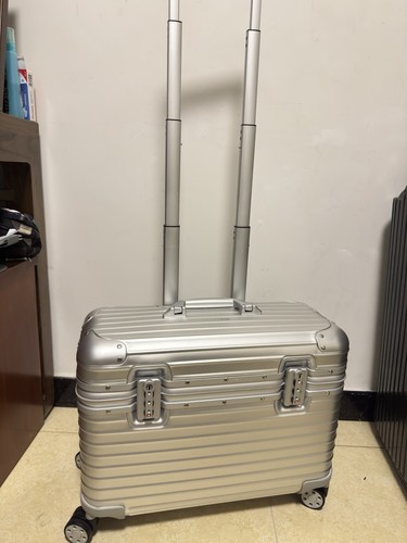 Rimowa pilot inch - 20,